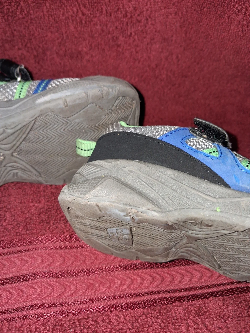 OshKosh B'gosh Gray, Green & Blue Kids' Sneakers SIZE 6